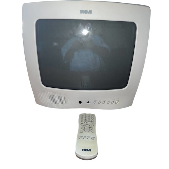 RCA Model E13344 13" CRT Color Television TV Retro Gaming - Tested With Remote - Picture 4 of 11